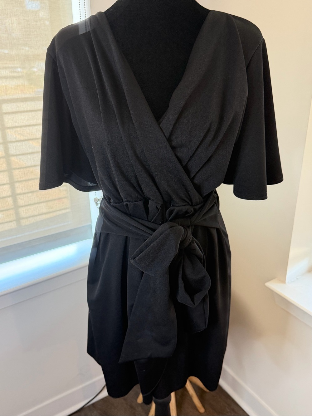 Boohoo Black Wrap Mini Dress Size 10 Tie Waist Flutter Sleeve